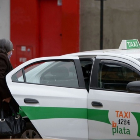 Taxistas de La Plata advierten “trabas” desde el Concejo para la readecuación de la tarifa