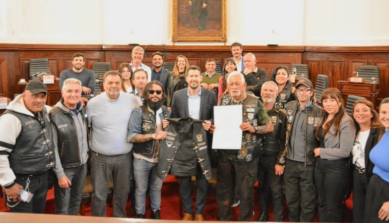 Reconocen la labor solidaria de Los Legionarios de la Ruta y Los Águilas de La Plata
