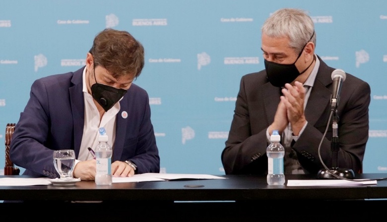 Ferraresi firmó convenios para construir más de 4.000 viviendas en seis municipios bonaerenses