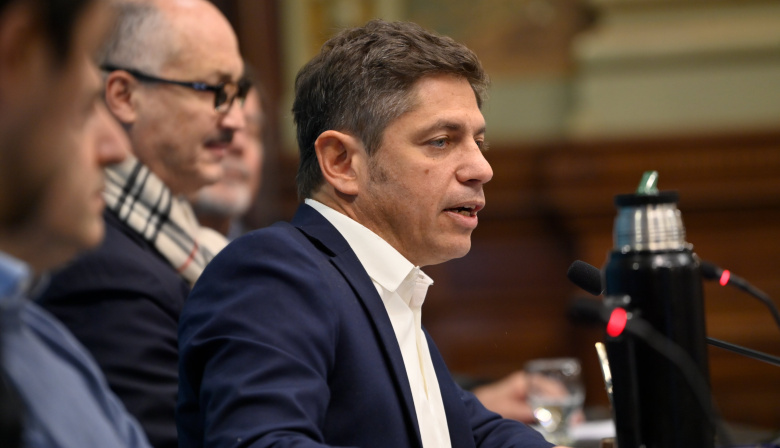 En franco contraste con Milei, Kicillof lanzó un spot centrado en la obra pública bonaerense