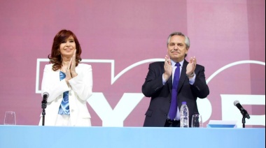 Alberto Fernández, junto a Cristina Kirchner en YPF: "Gobernar sin endeudarse es un acto de responsabilidad"