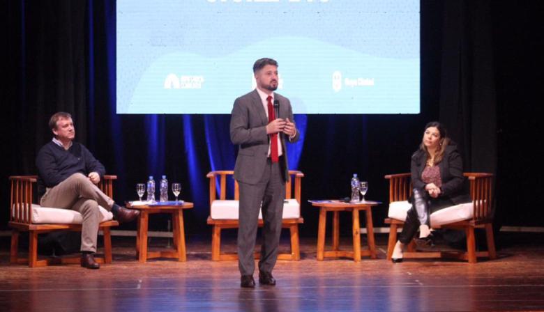 Siciliano afirmó que la gestión de Vidal dejó “extensos informes” sobre la situación de las escuelas