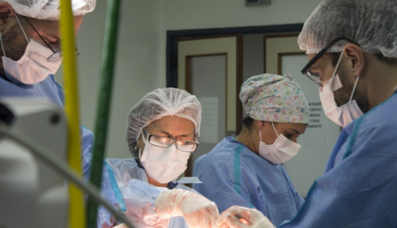 La Provincia lanzó una "maratón quirúrgica" para operar a 1000 pacientes de vesícula