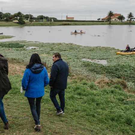 El Municipio de Mar del Plata realizó tareas de limpieza en el lago del Parque Camet
