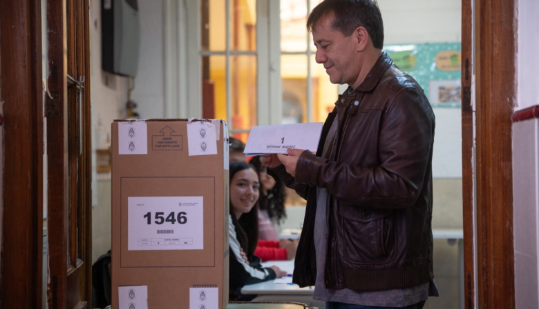 Votó Mariano Recalde en CABA y criticó la Boleta Única de Papel: "Este sistema va a tener fallas"