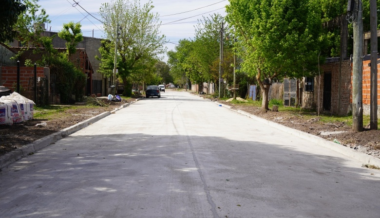 Merlo avanza con la pavimentación en dos barrios