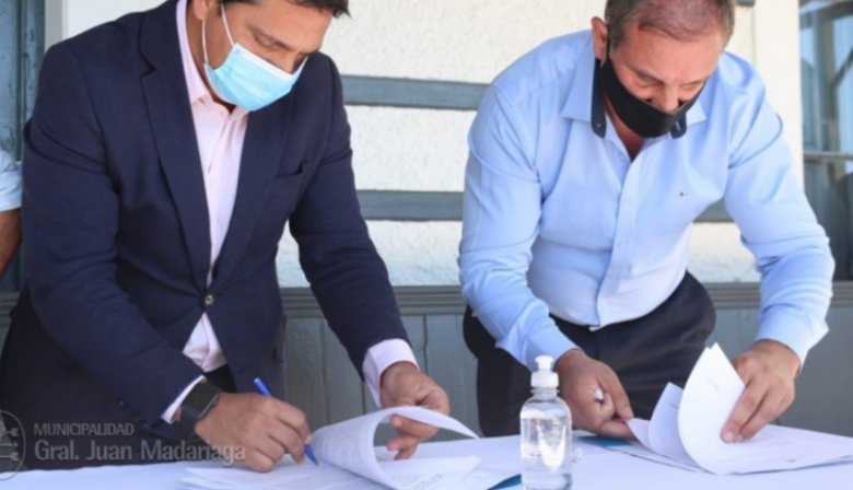 Madariaga: Santoro firmó el convenio con Marinucci por la seguridad en los pasos niveles y el tren ya está rumbo a Madariaga