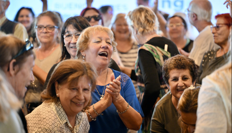 Bingo Recreativo: Más de 350 empleados jubilados asistieron al Hipódromo de La Plata