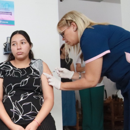 Provincia lanzó la campaña de vacunación contra el virus sincicial respiratorio