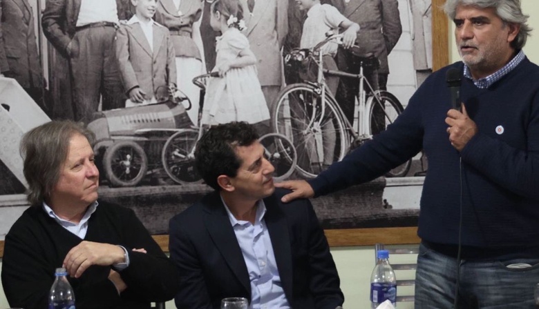 Correa: “La derecha y la extrema derecha compiten para ver quién le quita más derechos a los trabajadores”