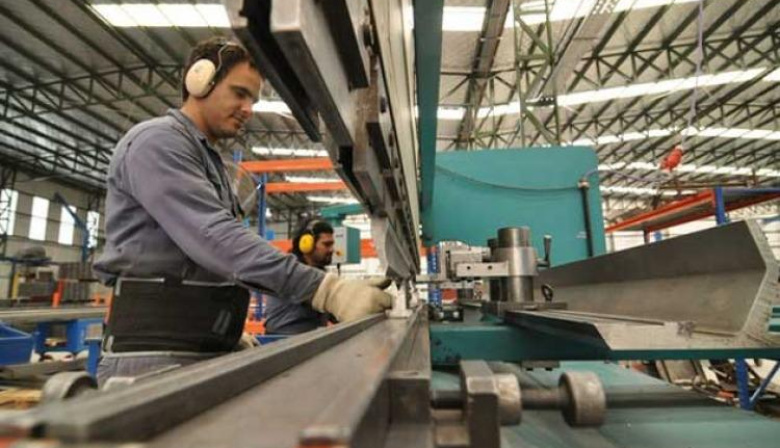 La UIA pidió a Nación medidas “urgentes” para sostener la producción y el empleo