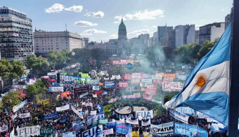 #NoAlVeto: fuerte rechazo político y social a los recortes en educación y pediatría