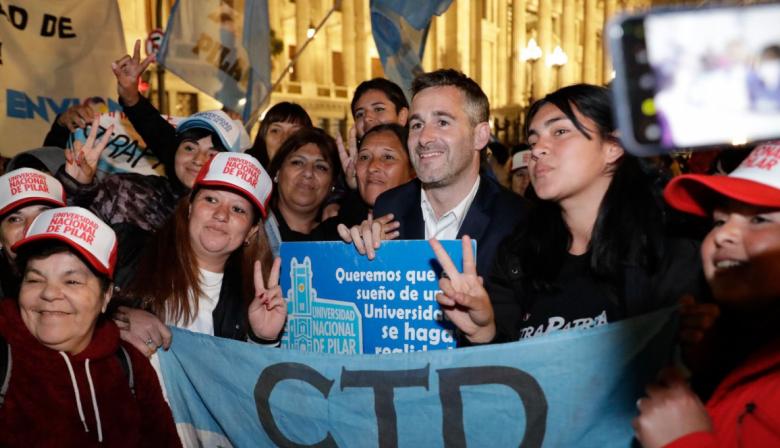Milei frenó la apertura de universidades y un intendente le respondió: "La Argentina sale adelante con más educación, no con menos"