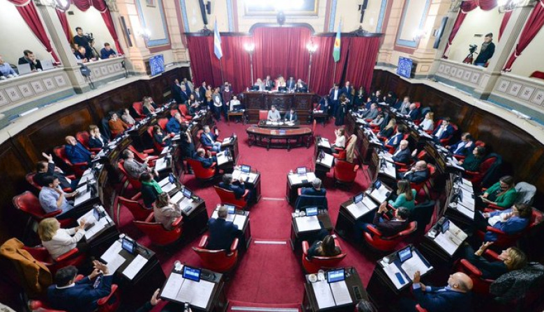 Debate encendido por la reforma legislativa que permite repetir mandatos