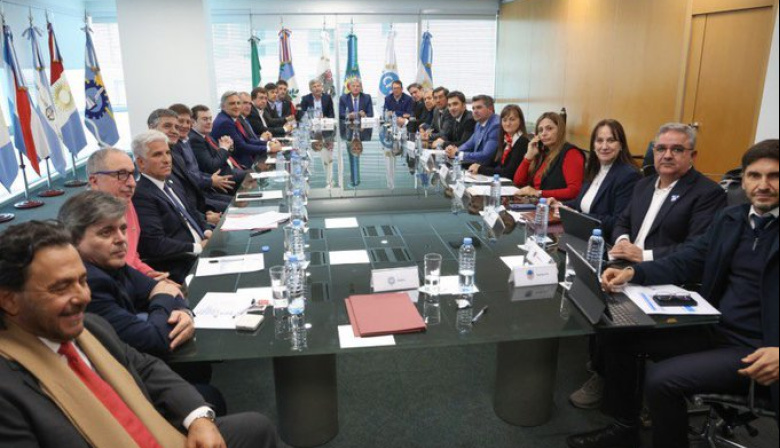 Gobernadores cierran filas y van al Congreso con su propio proyecto de coparticipación