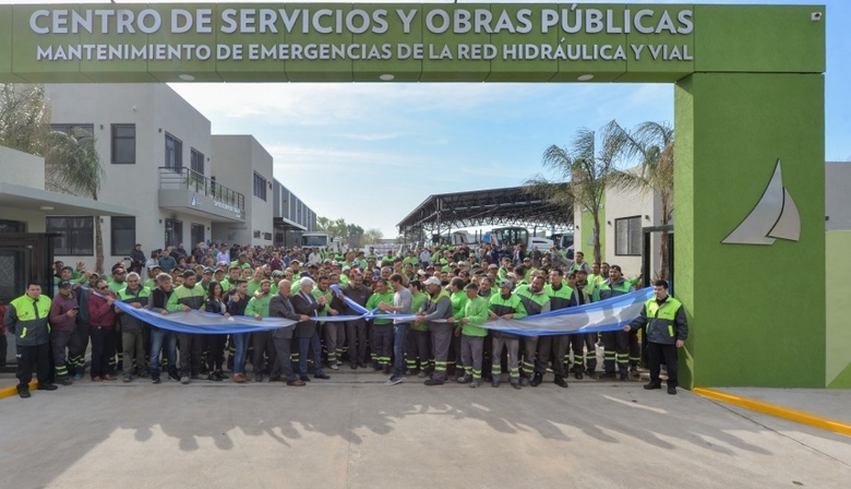 Andreotti inauguró un amplio y moderno Centro de Servicios y Obras Públicas