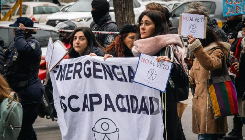 Milei y Francos, denunciados en Comodoro Py por incumplir la Ley de Discapacidad