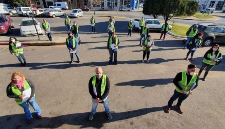 Azul: Vuelven a habilitar las actividades deportivas colectivas al aire libre