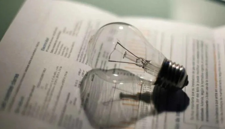 Luz más cara: Provincia acompaña la suba nacional y reduce bonificaciones