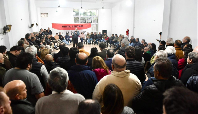 “Ni kirchnerismo ni Milei: el camino es el centro democrático”, señaló la UCR La Plata