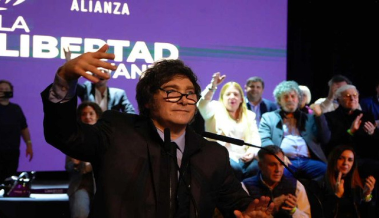 Milei desembarca en Lomas de Zamora en medio del escándalo por las coimas