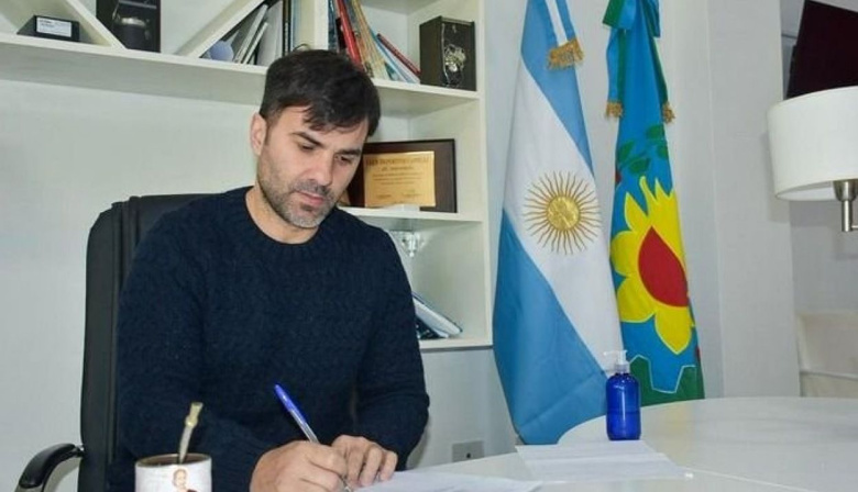 Castelli: el intendente Echarren anunció un aumento salarial: “Siempre con la familia municipal”