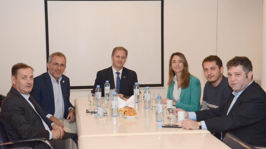 Flavia Delmonte se reunió con el Colegio de Escribanos bonaerense