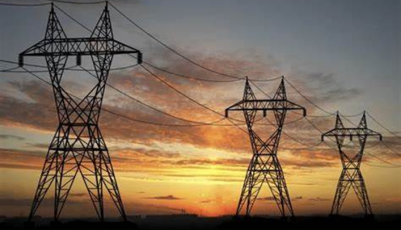 El Gobierno prorrogó por un año la emergencia energética y mantendrá la intervención en el ENRE y Enargas