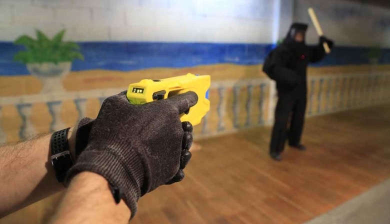 Proponen la habilitación de pistolas Taser en la Provincia