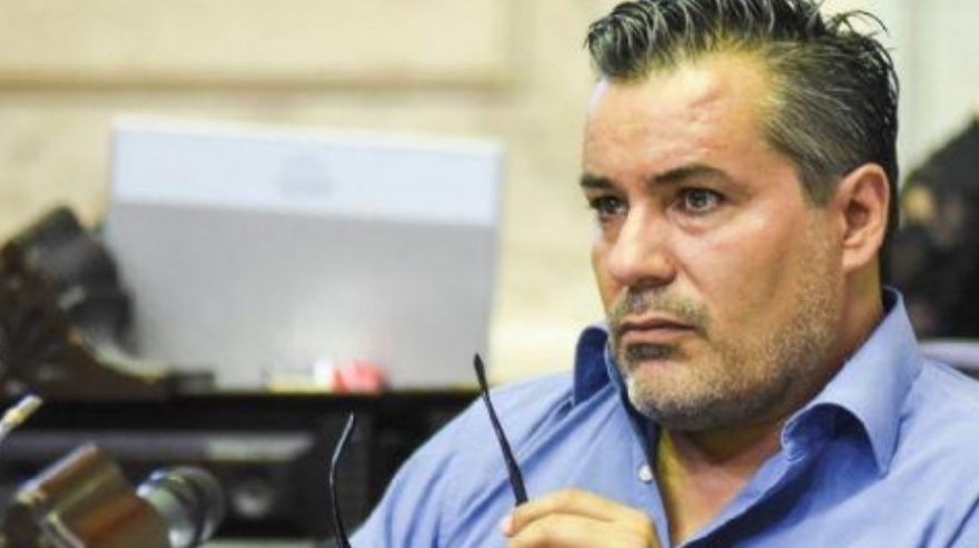 Un Diputado Nacional tuvo actos íntimos con su pareja durante una sesión e inmediatamente fue suspendido