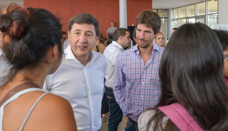 Andreotti y Arroyo entregaron tarjetas alimentarias en San Fernando