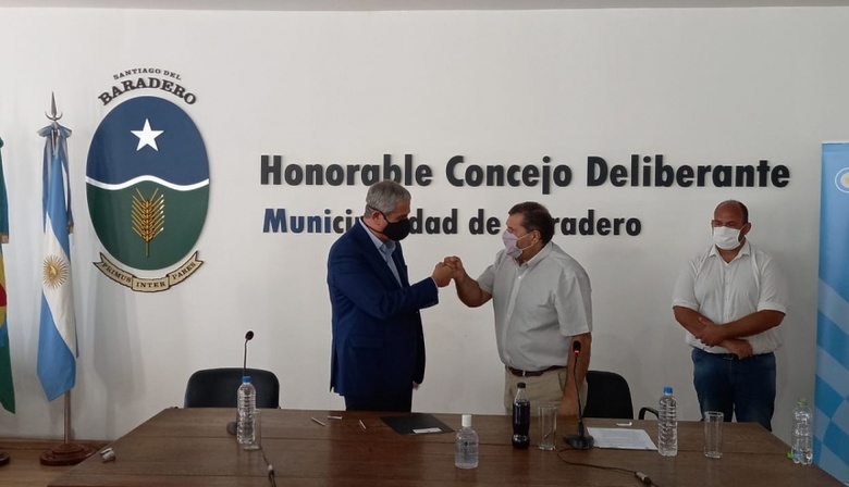 Ariel Ríos y Jorge Ferraresi firmaron convenios de adhesión al programa Casa Propia
