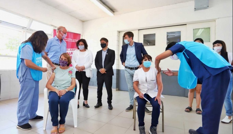 Vacunación: El gobierno bonaerense habilitó un botón para denunciar irregularidades