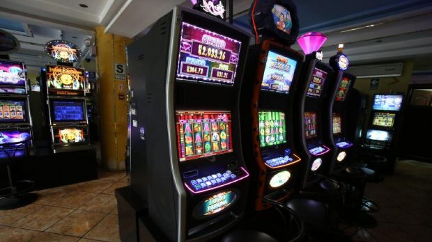 Prorrogan explotación de máquinas tragamonedas en siete casinos de la Provincia