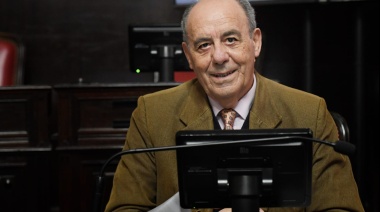 Senador bonaerense afirmó que Milei “no compatibiliza con la historia de la UCR”