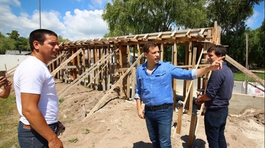 Juan Pablo de Jesús recorrió trabajos de infraestructura en una Escuela Primaria de Santa Teresita