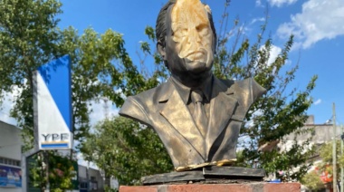 Vandalizaron el busto de Alfonsín en San Vicente: dirigentes repudiaron los hechos