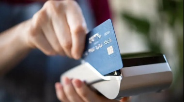 Expectativas por los anuncios de Massa sobre los aumentos en los límites de las tarjetas de crédito