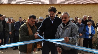 Azul: Con la visita del Ministro de Agroindustria Leonardo Sarquís, se inauguró la Expo Miel