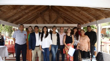 Programa Colonias Recreativas: Pami y el Club Paraná de Zárate firmaron un convenio