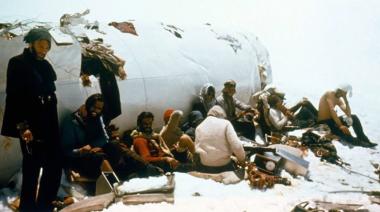 Tragedia de los Andes: Un avión, una cordillera, un choque, 72 días, 16 supervivientes y... tres películas