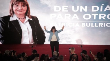 Bullrich presentó su libro y prometió que si es presidenta "en Argentina no se emite más"
