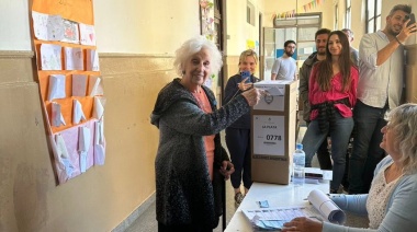 A los 93 años, Estela de Carlotto votó "por los 30 mil y por el futuro"