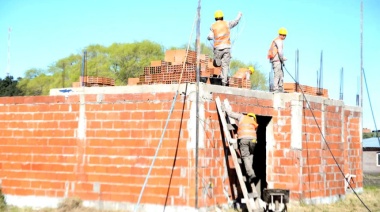 En Provincia hay "más de 9 mil viviendas en obras", informó Simone