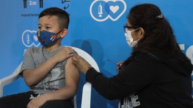 Vuelta a clases: el Gobierno bonaerense vacunará a niños y niñas en 2.600 escuelas