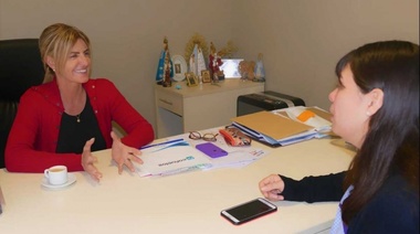 Fassi entregó aportes a jardines de infantes e instituciones deportivas de Máximo Paz
