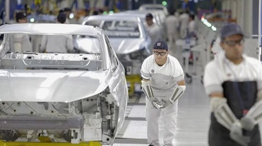 La industria cayó 14,7 % y la construcción 20,5 % en diciembre