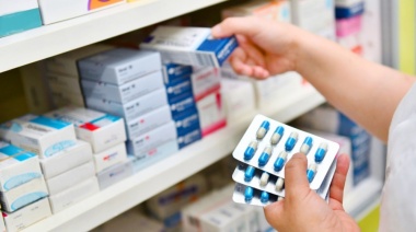 Analizan congelar los precios de medicamentos para contener los fuertes aumentos