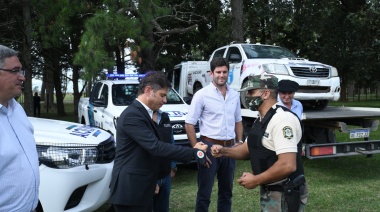 Axel Kicillof presentó cinco nuevos patrulleros para la Policía Rural de Ayacucho