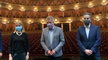 El intendente Gay firmó un convenio de colaboración con autoridades del Teatro Colón
